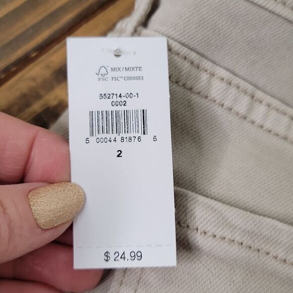 Old Navy. Boyfriend Shorts. Mid-Rise. Size 2. NWT - Picture 4 of 9